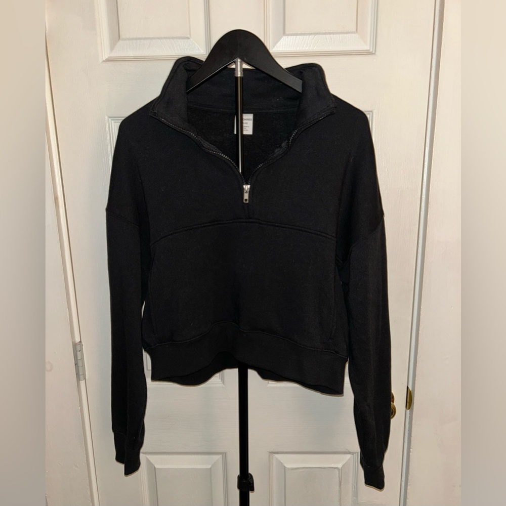 No Boundaries Black Women's Quarter-Zip Sweatshirt, like new! Size Medium